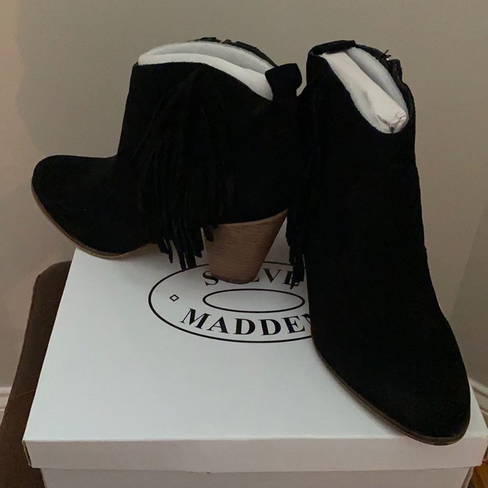 Steve Madden Ohio Side Fringe Ankle Boots - Black Suede size 10
